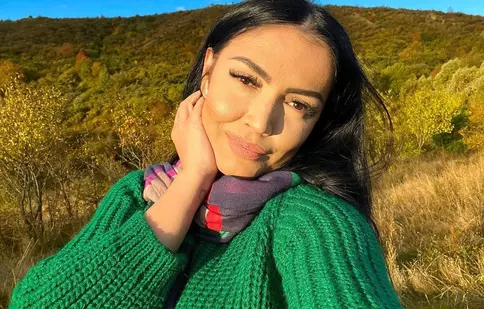 Andreea Mantea s-a tuns singură. „Nu prea este drept, dar merge”