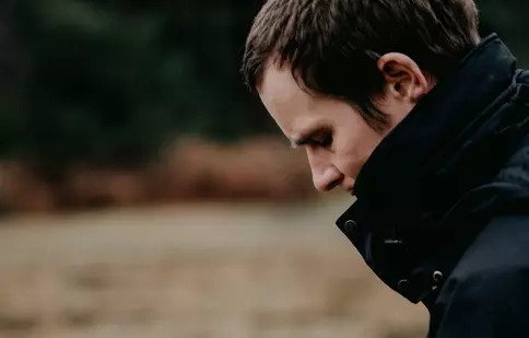 CE ESTE DEPENDENȚA ȘI DE CE TREBUIE SĂ FII ATENT(Ă) LA PRIMELE SIMPTOME