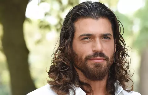 Can Yaman, apariție de senzație! Actorul turc a pozat aproape dezbrăcat