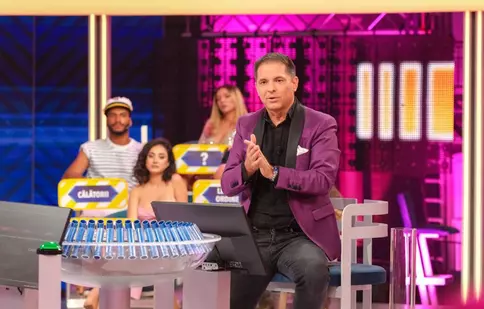 Dan Negru, despre copiii săi: „Sunt generația pentru care statul la coadă e cool”. EXCLUSIV