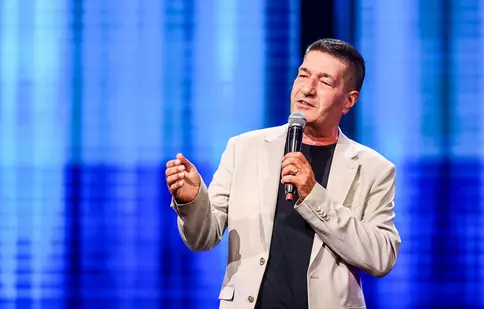 Radu Pietreanu îi cucerește pe jurații Stand-Up Revolution cu momentul special pregătit