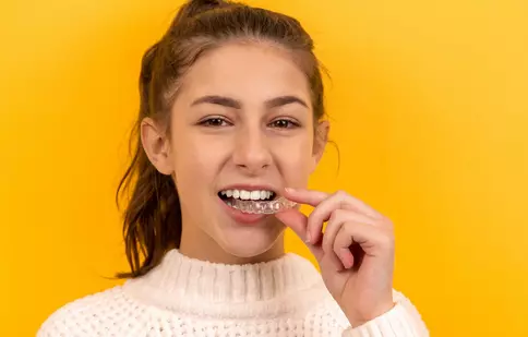 Este necesară extracția molarilor de minte înainte de aplicarea aparatului dentar?