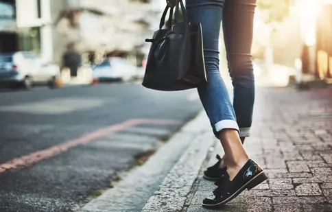 Ce model de geantă va fi la modă în această toamnă? Consultă 4 tendințe pregătite de stiliștii noștri!