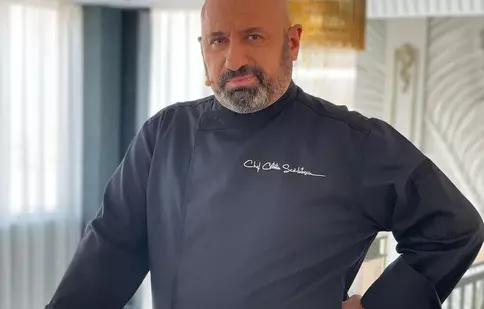 „Niciodată nu am coborât sub suma aia”. Ce salariu uluitor avea Cătălin Scărlătescu în anii '90 și cât câștigă acum, la „Chefi la cuțite”