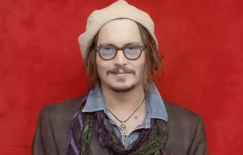 A apărut o nouă imagine cu Johnny Depp în rolul lui Ludovic al XV-lea. Actorul a filmat la Palatul Versailles