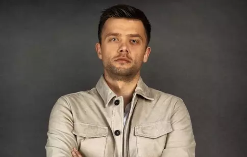 Marian Olteanu, specialist în beatbox. Actorul din „Clanul” face percuție vocală pe scenă. EXCLUSIV