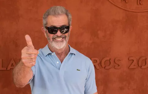Mel Gibson, apariție rară alături de iubita lui și fiul lor de 5 ani. Cum au fost surprinși de paparazzi în Veneția