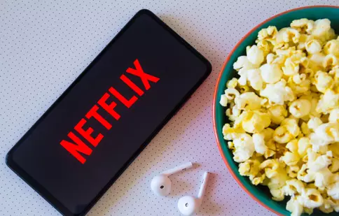 Netflix cu reclame. Schimbarea majoră impusă de platforma de streaming. Ce se întâmplă cu cele mai populare filme și seriale