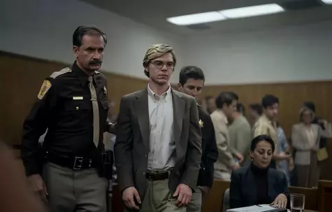 Anunțul făcut de Netflix după succesul incredibil înregistrat de un serial despre un criminal în serie