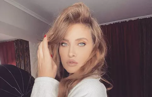 „Stand-Up Revolution”, 4 noiembrie 2022. Iulia Albu, apariție excentrică la TV. „Nu sunteți pregătiți pentru ce urmează!”