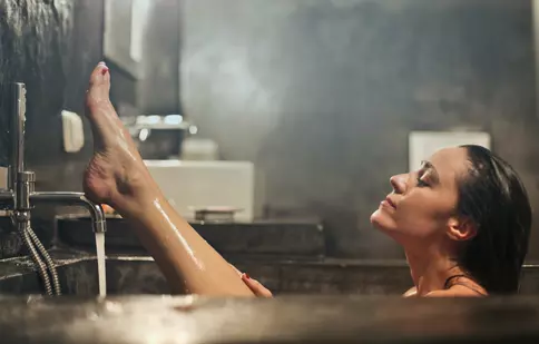 Epilator vs epilare cu ceară vs IPL - care este cea mai bună opțiune?