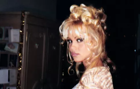 „Pamela, A Love Story”. Pamela Anderson își spune povestea într-un documentar Netflix. Când e premiera