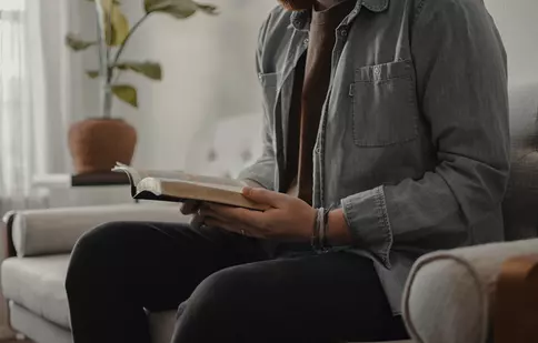 Comandă de pe BOOKZONE cărți de Radu Paraschivescu și vei descoperi lecturi fascinante