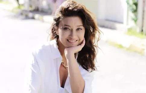 Ce mai face Nurgül Yeşilçay. Protagonista din „Furtună pe Bosfor” a semnat pentru un nou serial