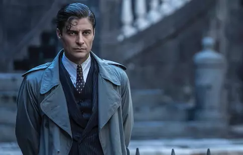 „Comisarul Ricciardi”, cel mai nou serial italian de la TVR 2. Care este intriga acestui thriller palpitant