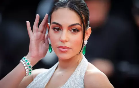 Georgina Rodriguez a strălucit pe covorul roșu. Iubita lui Cristiano Ronaldo revine și cu sezonul 2 din serialul ei de pe Netflix