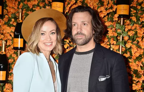 Olivia Wilde, în ipostaze tandre cu fostul partener, Jason Sudeikis, după despărțirea de Harry Styles