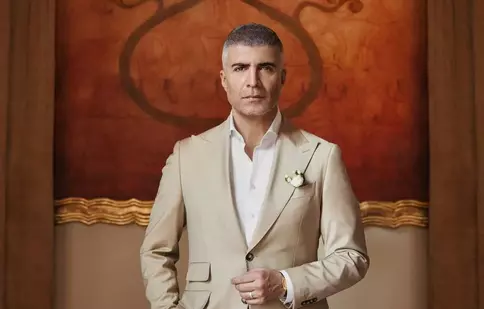 Özcan Deniz nu s-a fript după scandalul cu fosta soție. S-a însurat a doua oară, deși mama lui nu a fost de acord