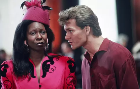 Se pregătește o nouă versiune a filmului „Ghost”. Cine ar urma să-i ia locul regretatului Patrick Swayze