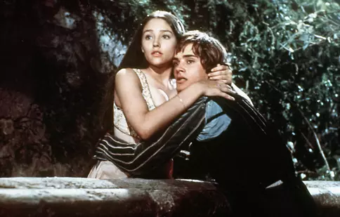 Starurile din „Romeo și Julieta” (1968) dau în judecată Paramount pentru abuz sexual. Suma uriașă de bani pe care o cer