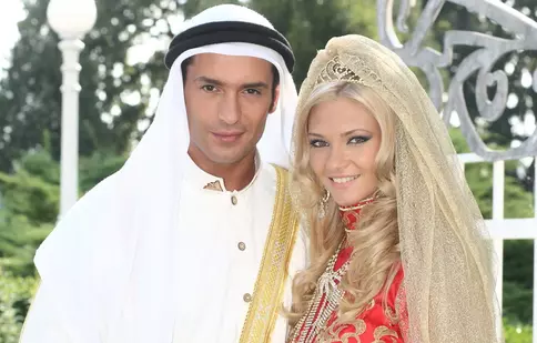 Lansare cu fast la “Iubire şi onoare”