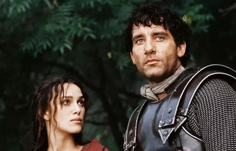 Filme la TV azi, 25 februarie: „Regele Arthur”, „Hitch - Consilier în amor”, „Dansul dragostei 3”, „Batman”