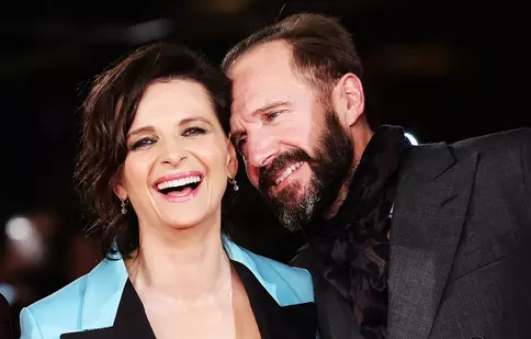Ralph Fiennes și Juliette Binoche joacă din nou împreună, la 27 de ani de la „Pacientul englez”