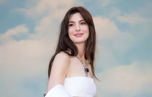 Anne Hathaway joacă în viitorul film „Mother Mary”. Primele detalii