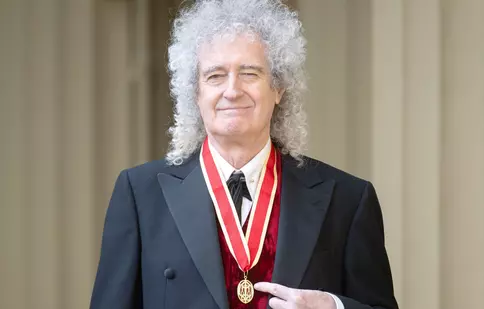 Brian May, chitaristul trupei Queen, a fost făcut cavaler de către regele Charles, la Palatul Buckingham