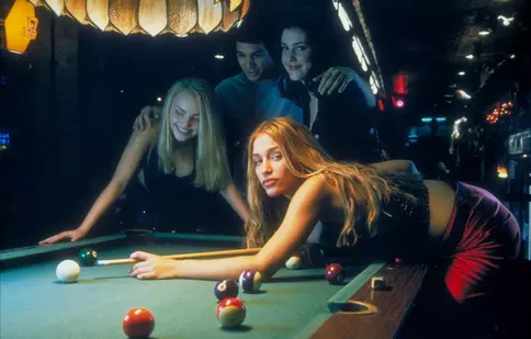 Filme la TV azi, 15 martie: „Barul Coyote Ugly”, „Total Recall”, „Avionul cu șerpi”, „Misiune imposibilă 2”