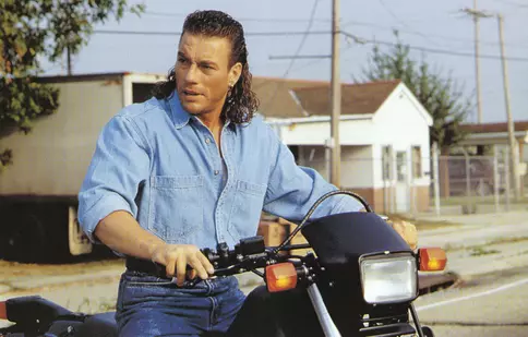 Filme la TV azi, 30 martie: „Vânătoarea de oameni”, „Să moară Hasselhoff!”, „Anna Karenina”, „Amor cu fiica șefului meu”