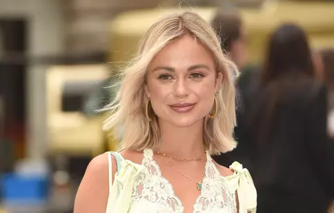 Nepoata prințesei Diana, Lady Amelia Spencer, s-a căsătorit. Primele imagini și cine a lipsit de la marele eveniment