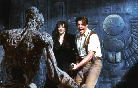 Brendan Fraser era să moară strangulat pe platourile de filmare de la „Mumia”
