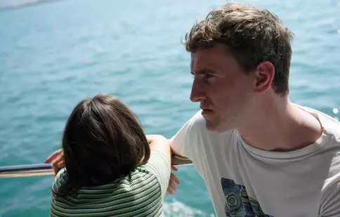 „Aftersun: A fost odată ca o vară”. Întoarcere într-o călătorie care nu se lasă uitată