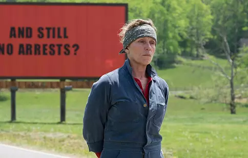 Filme la TV azi, 9 martie: „Trei panouri în afara oraşului Ebbing, Missouri”, „Trenul de 15:17 spre Paris”, „Executorul”