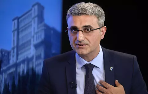 Robert Turcescu s-a mutat la o altă televiziune. Ce emisiune va prezenta și de când