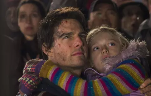 Filme la TV azi, 8 aprilie: „Războiul lumilor”, „Nopţi albe în Seattle”, „Duplicitate”, „Batman - Începuturi”