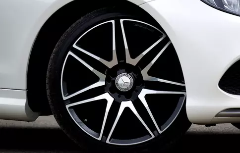 Înnoirea jantelor auto: Tehnici și avantaje pentru un aspect estetic de excepție