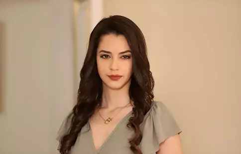 Cine este actrița care o interpretează pe Yeliz Altinsoy în serialul „Instinct de mamă”