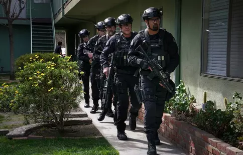 CBS s-a răzgândit. A reînnoit serialul S.W.A.T. pentru sezonul 7