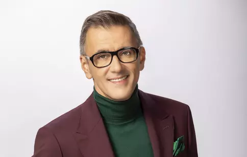 Când începe „Invitatul de 12”, noua emisiune a lui Cosmin Cernat de la Kanal D2