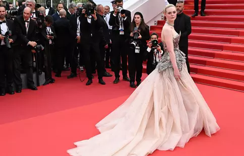 Cannes 2023. Cele mai spectaculoase ținute de pe covorul roșu, din prima seară de festival