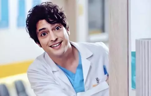 Îl mai țineți minte pe Taner Olmez, Doctorul minune din serialul de la Kanal D? Are o fetiță adorabilă