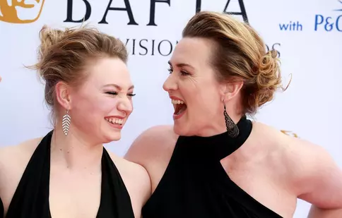 Kate Winslet și fiica ei, moment emoționant la Premiile BAFTA TV 2023. Cele două joacă în aceeași producție