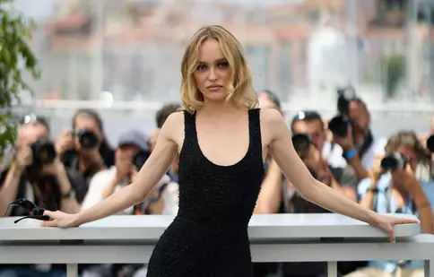 Lily-Rose Depp a confirmat relația cu noua iubită. Cu cine se iubește fiica lui Johnny Depp