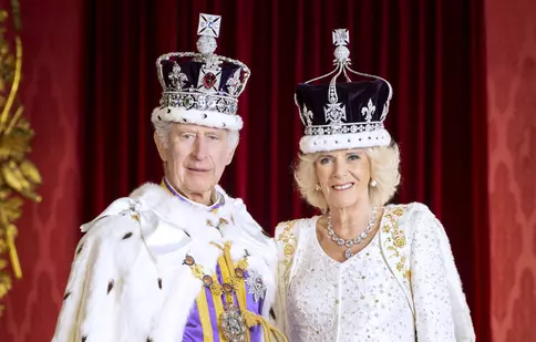 Cine lipsește din portretul oficial al familiei regale după încoronarea regelui Charles. Au apărut imagini noi