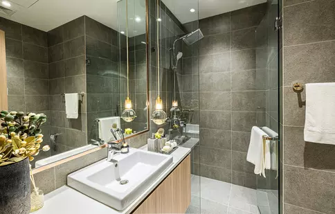 Din ce materiale sunt realizate cabinele de duș moderne?