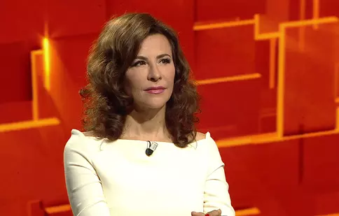 Adina Alberts vine la 40 de întrebări cu Denise Rifai. „Cât de des vă pune răbdarea la încercare Viorel Cataramă?”