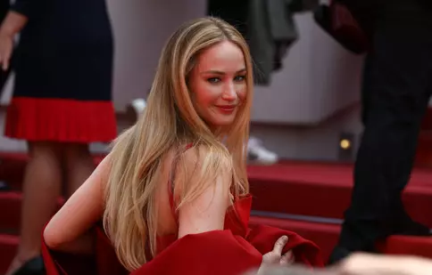 Jennifer Lawrence a spus de ce s-a încălțat în șlapi la Cannes 2023. A avut o apariție controversată pe covorul roșu
