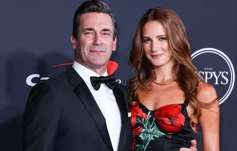 Jon Hamm s-a căsătorit, deși spunea că nu va face niciodată acest pas. Cine i-a schimbat părerea starului din „Mad Men”